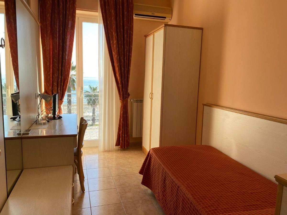 Hotel Moresco Andora Exterior photo