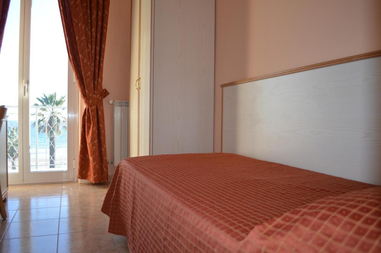 Hotel Moresco Andora Exterior photo
